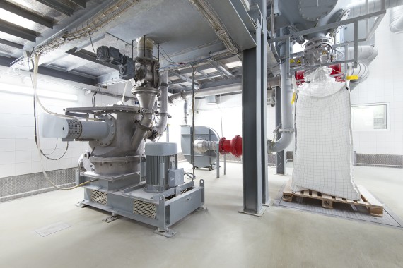 Classifier mill